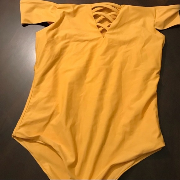 Frankies Bikinis One Piece - Picture 2 of 3